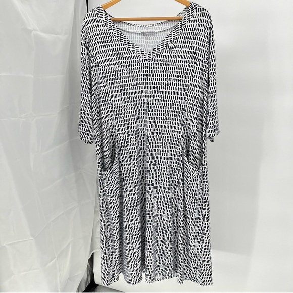 Habitat Clothes To Live In Travel Dress Size XXL Vneck Patterned Pockets Comfort - Picture 1 of 11